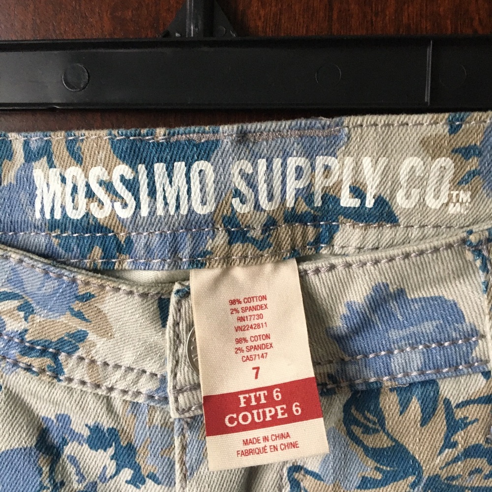 Mossimo supply Co. - Picture 4 of 6